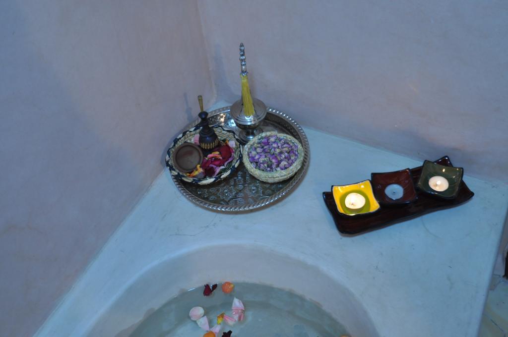 Riad La Famille Marrakesh Exteriör bild