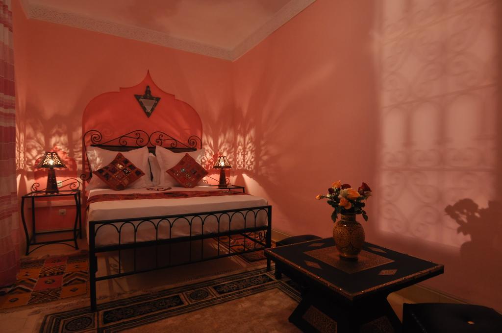 Riad La Famille Marrakesh Exteriör bild