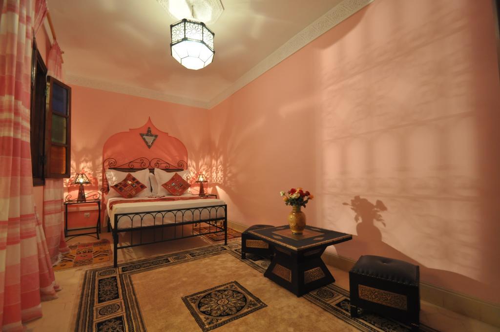 Riad La Famille Marrakesh Exteriör bild